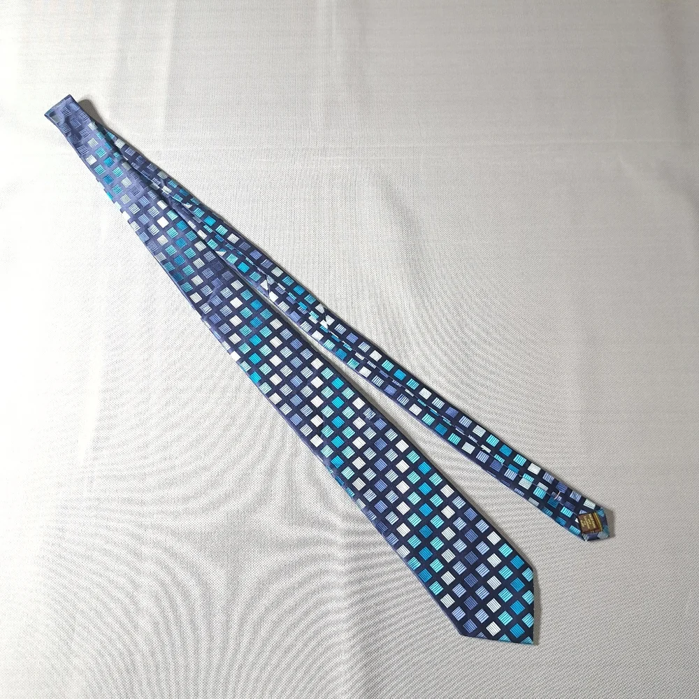 BCBG ATTITUDE Men's Tie Blue Three Tone 100% Silk‎